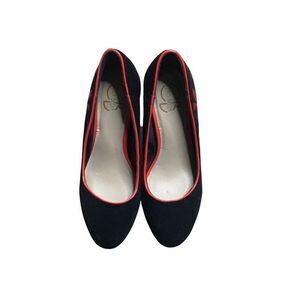 Ciao Bella Yasmin Suede  Red Floral Embroidery Pump  size 6m